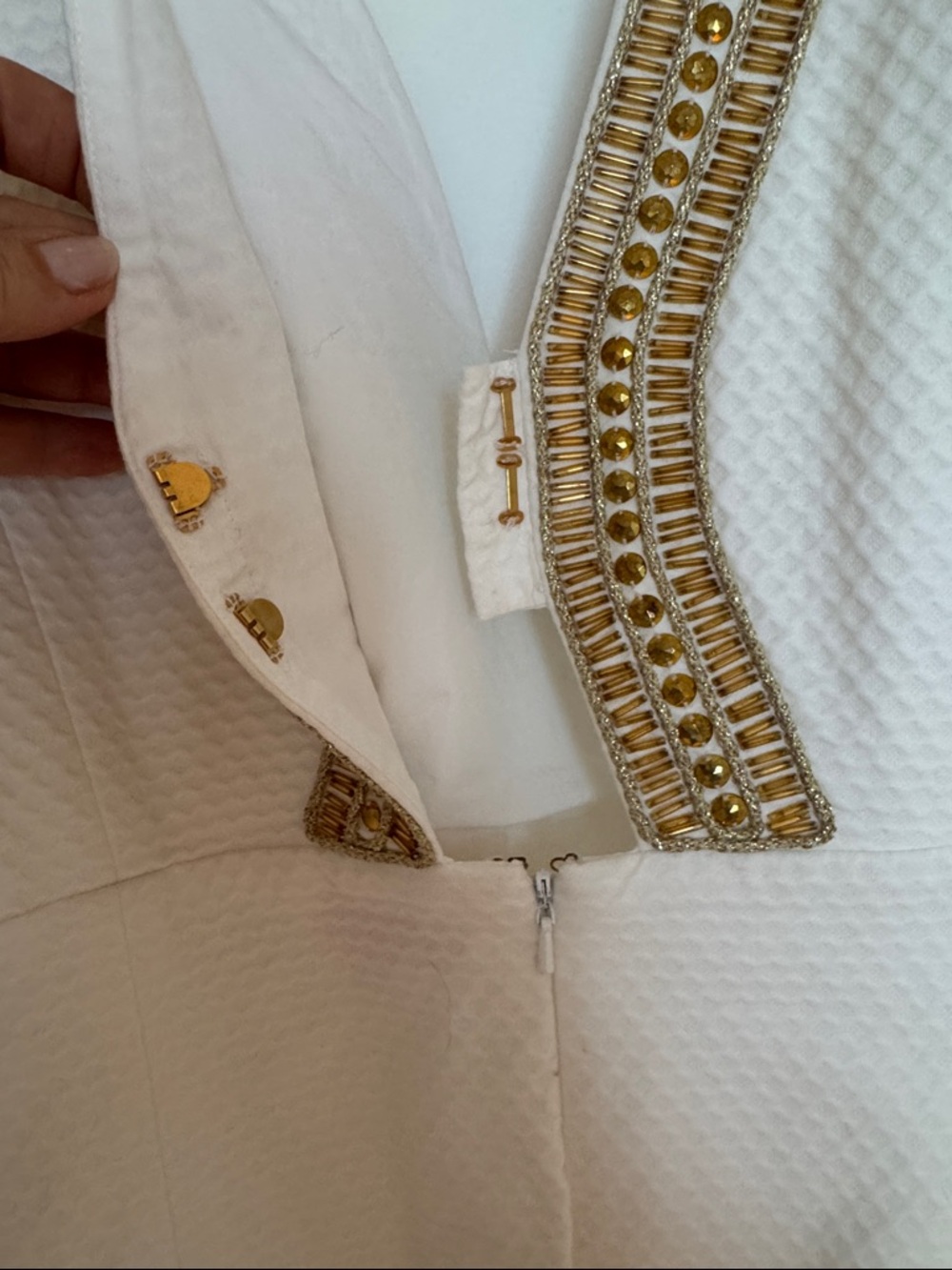 Lilly Pulitzer White Sleeveless V-Neck Dress with Gold Trim - Picture 4 of 4